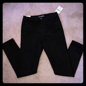 NEVER WORN! Forever 21 Black Mid-rise Skinny Jean